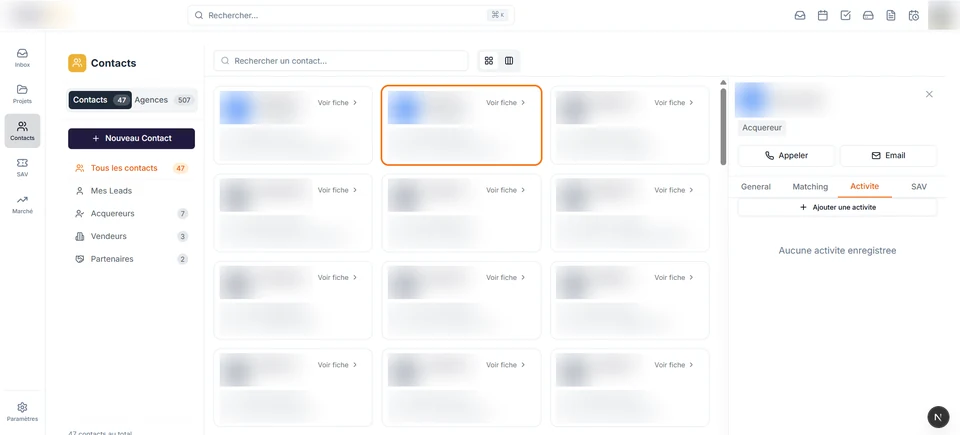 Gestion des contacts et activités. Données identifiantes floutées.